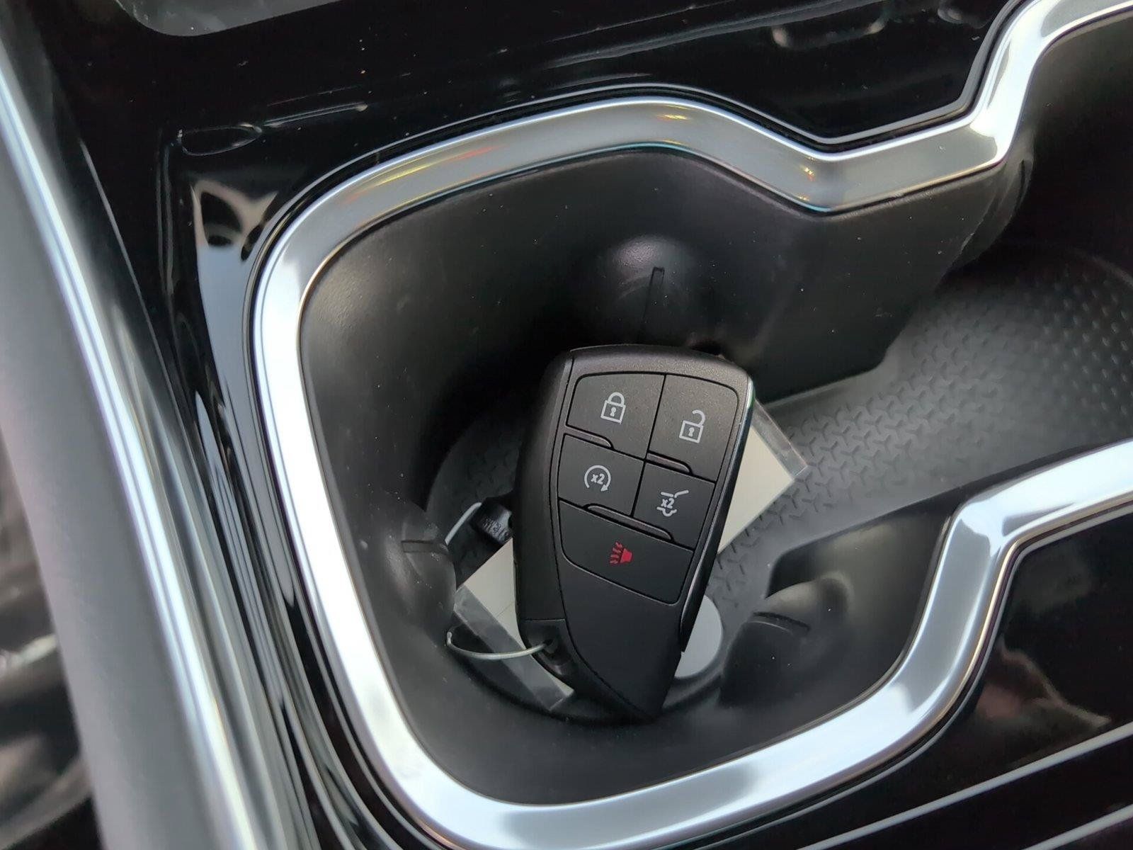 New 2026 Chevrolet Traverse RS w/ LPO, Floor Liner Package FWD image 18