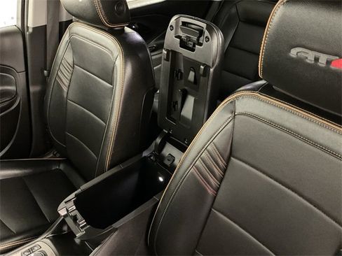 Used 2023 GMC Terrain AT4 image 28