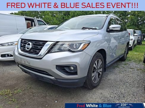Used 2017 Nissan Pathfinder SV w/ Trailer Tow Package AWD/4WD image 3