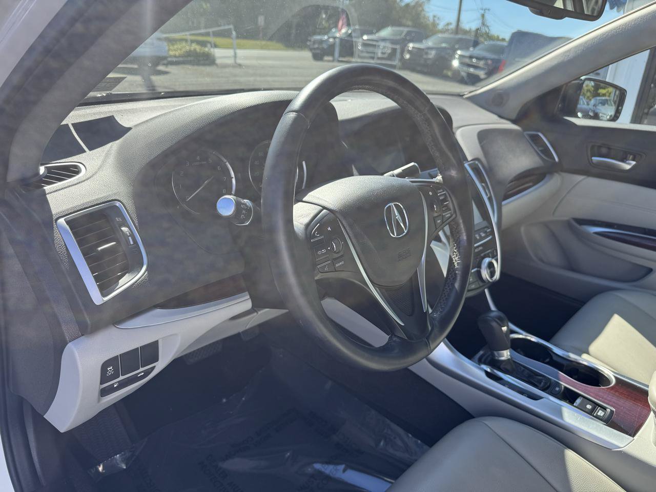 Used 2015 Acura TLX FWD image 11