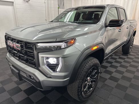 Used 2024 GMC Canyon Elevation w/ Elevation Premium Package image 4