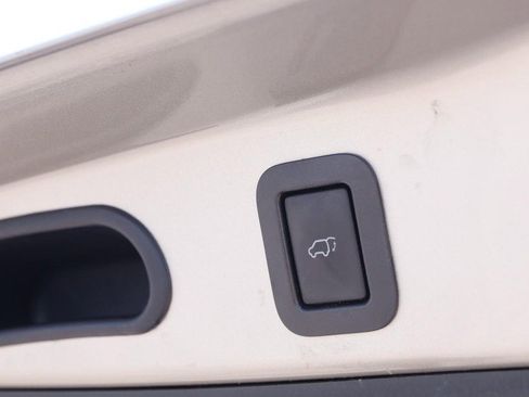 Used 2014 Toyota Highlander Limited AWD/4WD image 8