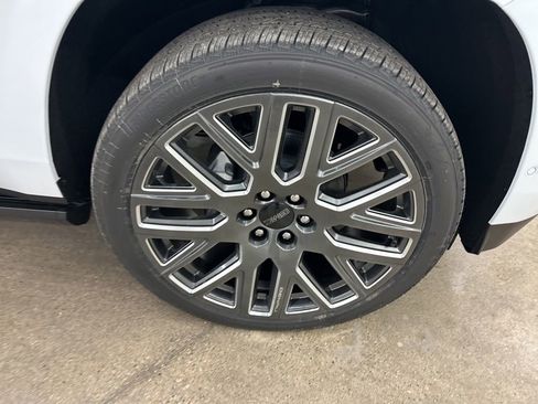 New 2026 GMC Yukon XL Denali Ultimate image 13