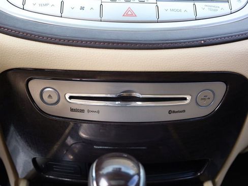 Used 2010 Hyundai Genesis 4.6 image 36