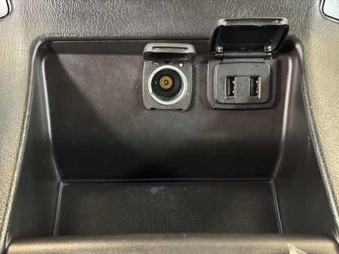 Used 2018 Chevrolet Tahoe LT w/ LT Signature Package image 40