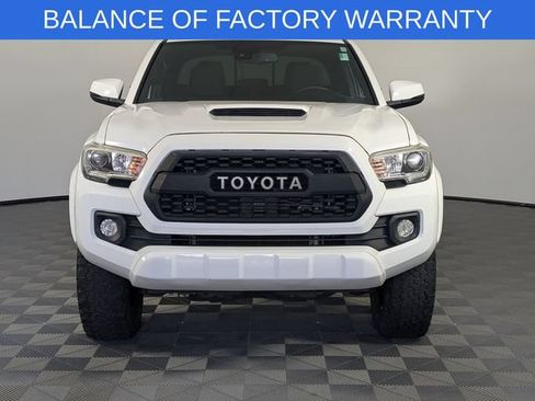 Used 2020 Toyota Tacoma TRD Sport AWD/4WD image 3