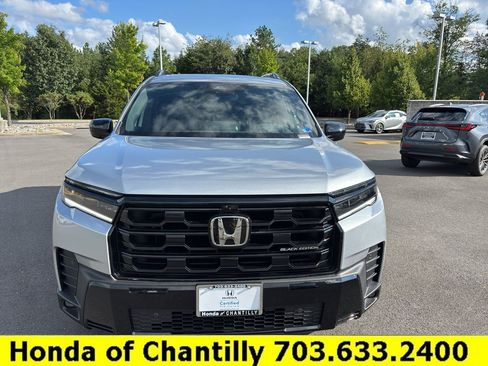 Used 2026 Honda Pilot Black Edition image 2