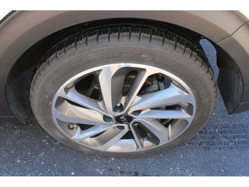 Used 2019 Kia Niro Touring image 8