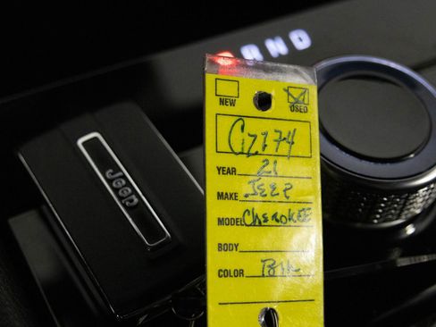 Used 2021 Jeep Grand Cherokee L Altitude image 26