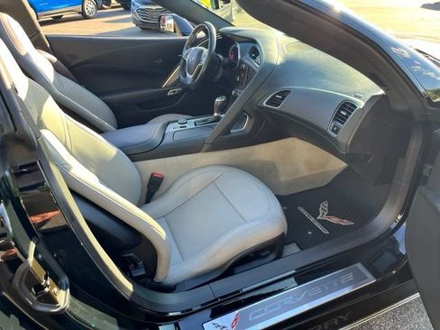 Used 2017 Chevrolet Corvette Stingray Coupe w/ 1LT RWD image 31