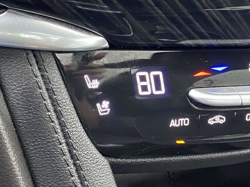 Used 2025 Cadillac XT6 Premium Luxury image 15