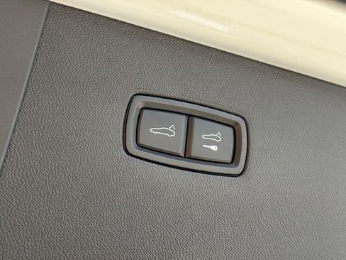 Used 2024 Porsche Cayenne Turbo GT image 40