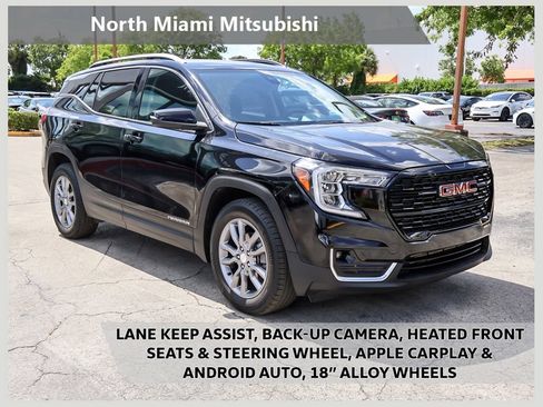 Used 2024 GMC Terrain SLT FWD image 1
