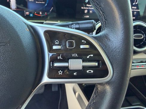 Used 2021 Mercedes-Benz GLB 250 image 17