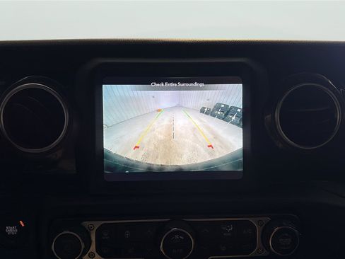 Used 2023 Jeep Wrangler Unlimited Sahara AWD/4WD image 19