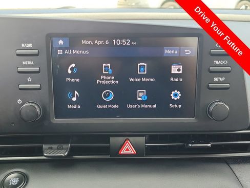 Used 2025 Hyundai Elantra Sport FWD image 9