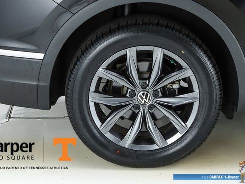 Used 2022 Volkswagen Tiguan SE image 13