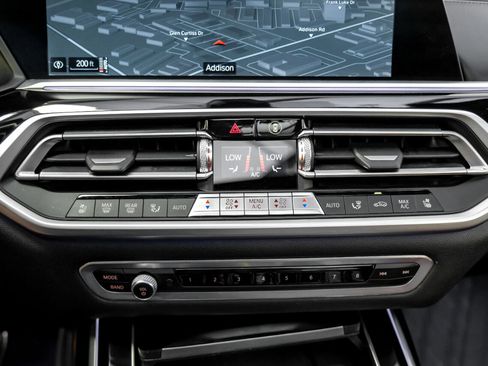 Used 2021 BMW X7 xDrive40i w/ M Sport Package image 25