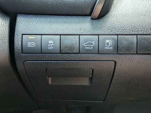 Used 2021 Toyota Camry SE FWD image 23