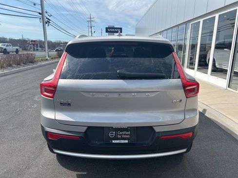 Certified 2025 Volvo XC40 B5 Plus image 4