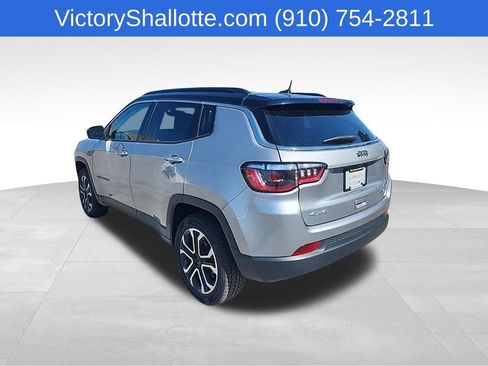 Used 2022 Jeep Compass Limited AWD/4WD image 23