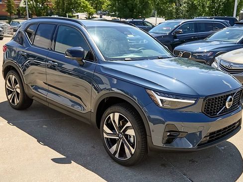 New 2026 Volvo XC40 B5 Ultra w/ Protection Package Premier AWD/4WD image 4