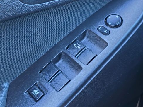 Used 2012 MAZDA MAZDA3 i Touring image 27