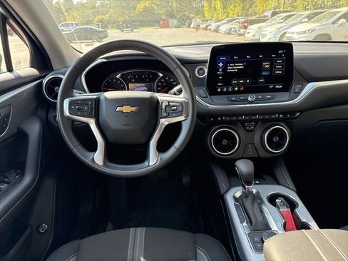 Used 2024 Chevrolet Blazer LT w/ Convenience Package FWD image 23