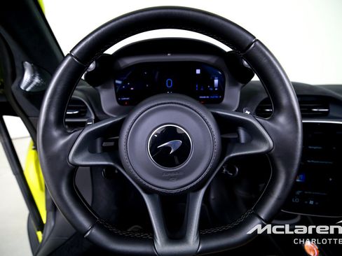 Used 2025 McLaren Artura Spider RWD image 15