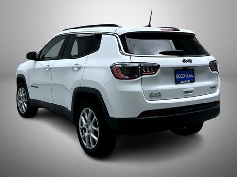 Used 2024 Jeep Compass Latitude AWD/4WD image 7