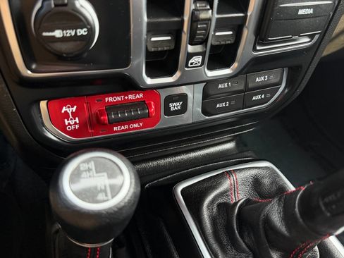 Used 2019 Jeep Wrangler Unlimited Rubicon image 38