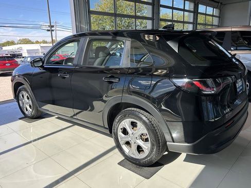 Used 2023 Honda HR-V LX image 11