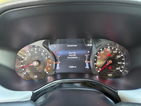 Used 2025 Jeep Compass Limited image 40