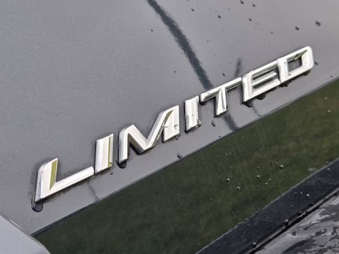 Used 2023 Ford Explorer Limited w/ Limited Technology Package image 10