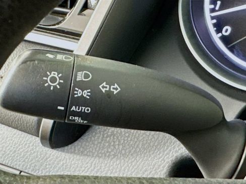 Used 2018 Toyota Camry LE w/ Audio Package FWD image 13