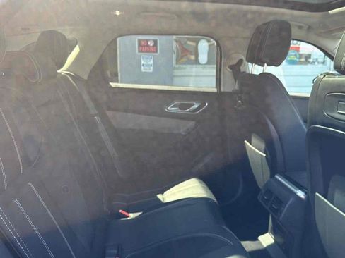 Used 2022 Land Rover Range Rover Velar S AWD/4WD image 21