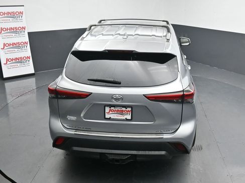 Used 2022 Toyota Highlander XLE image 37