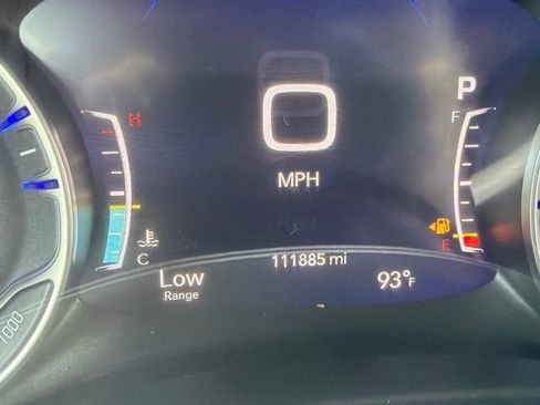 Used 2022 Chrysler Pacifica Touring-L FWD image 12