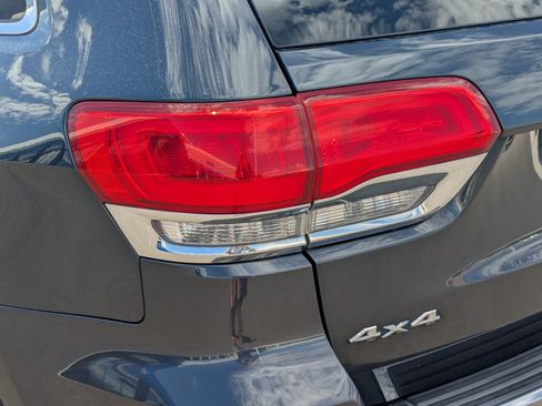 Used 2016 Jeep Grand Cherokee Limited AWD/4WD image 13