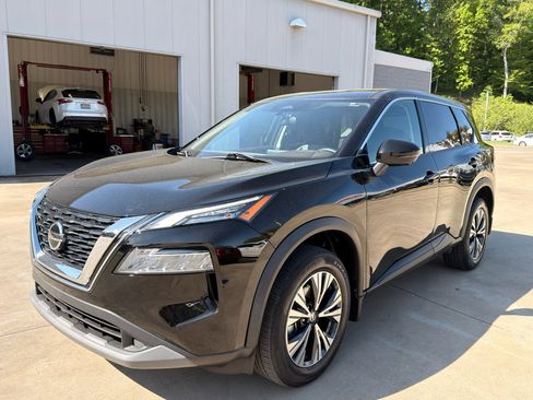 Used 2021 Nissan Rogue SV image 7