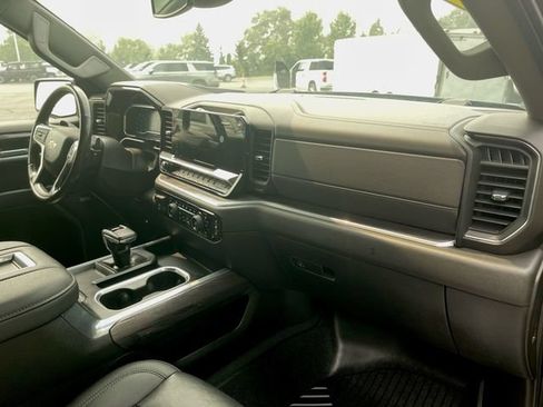 Used 2022 Chevrolet Silverado 1500 LTZ AWD/4WD image 30