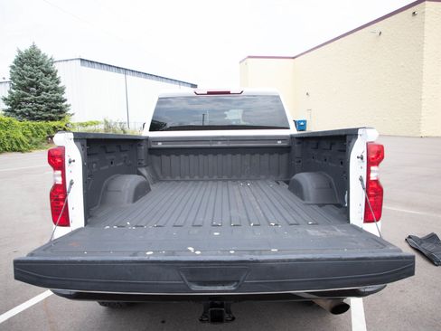 Used 2022 Chevrolet Silverado 2500 Custom w/ Custom Value Package AWD/4WD image 16