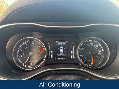 Used 2019 Jeep Cherokee Latitude w/ Popular Appearance Group image 17