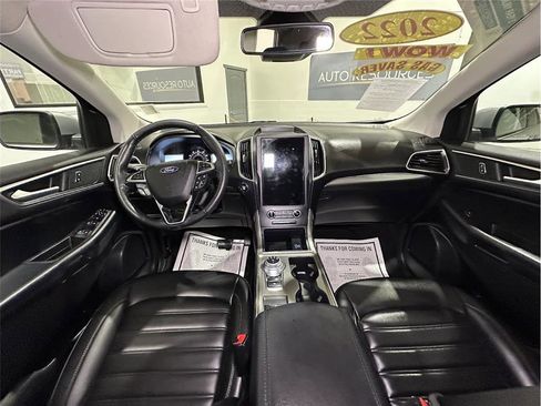 Used 2022 Ford Edge SEL image 17