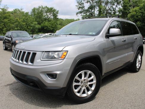 Used 2014 Jeep Grand Cherokee Laredo w/ 18" Wheel & 8.4" Radio Group AWD/4WD image 1