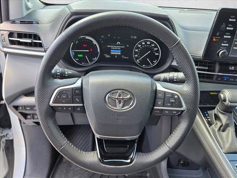 Used 2023 Toyota Sienna Limited AWD/4WD image 13