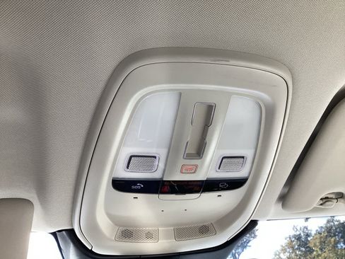 Certified 2023 Volvo XC60 B5 Ultimate w/ Climate Package image 40