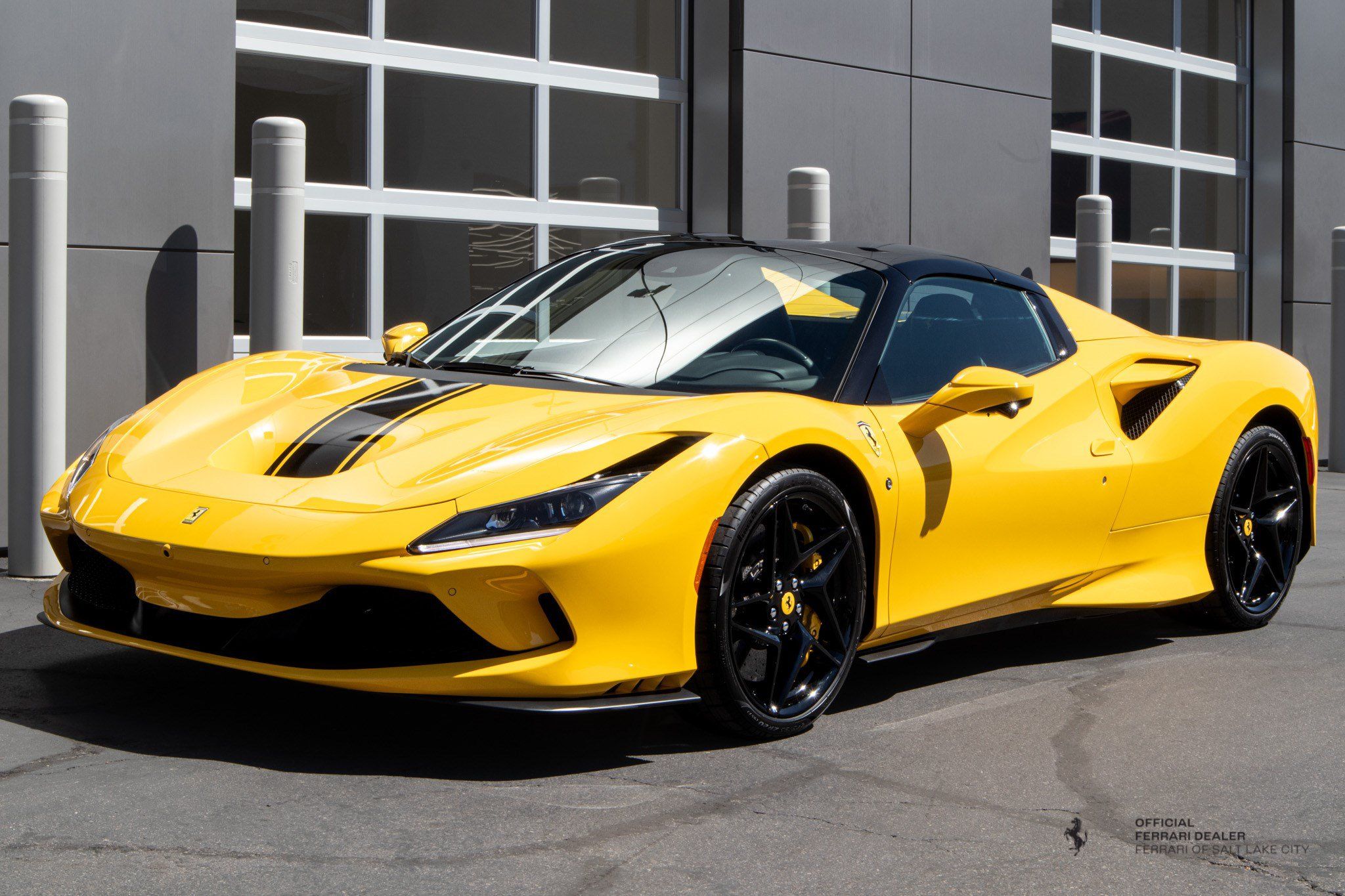 Used 2021 Ferrari F8 Tributo RWD image 1
