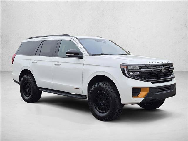 Used 2025 Ford Expedition Tremor AWD/4WD image 3