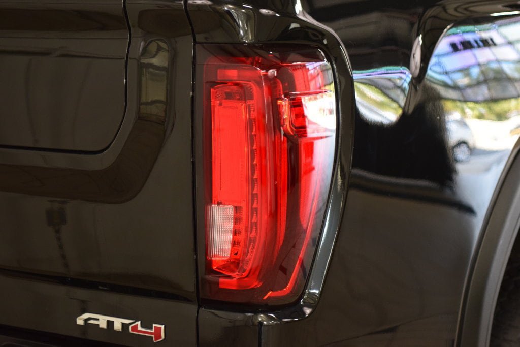 Used 2022 GMC Sierra 2500 AT4 w/ AT4 Premium Plus Package AWD/4WD image 22